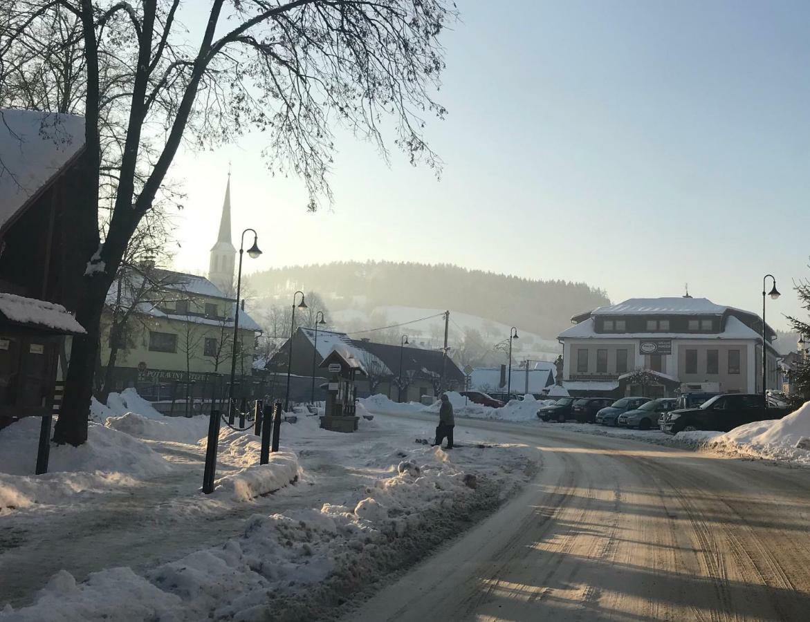 Ubytovani U Valasskych Ponozek Hovezi Zewnętrze zdjęcie